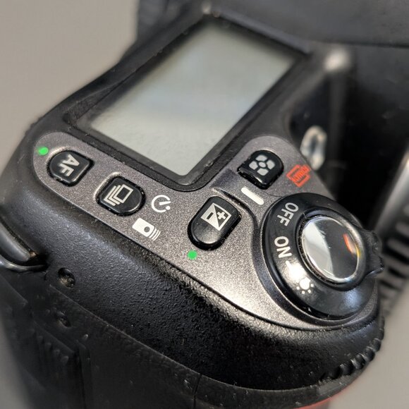 Nikon D80 Digital Camera Body DSLR 10.2MP Parts/Repair Err Error Message - Picture 6 of 7